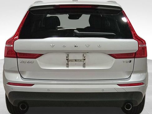 Used 2021 Volvo XC60 T5 Momentum w/ Premium Package AWD/4WD image 5