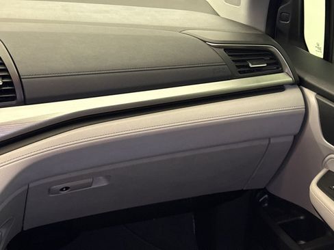 Used 2018 Honda Odyssey EX image 16