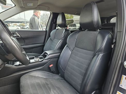 Used 2025 Mitsubishi Outlander SE image 15