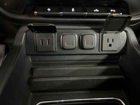 Certified 2018 Chevrolet Silverado 1500 LTZ w/ Sport Package AWD/4WD image 35