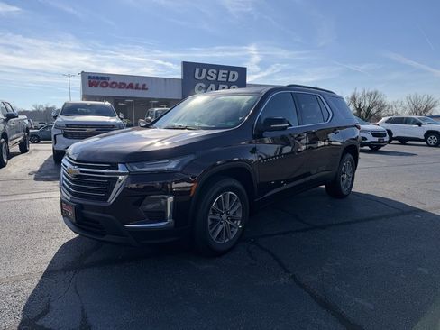Used 2022 Chevrolet Traverse LT image 3