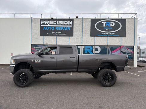 Used 2016 RAM 2500 Tradesman w/ Chrome Appearance Group AWD/4WD image 4