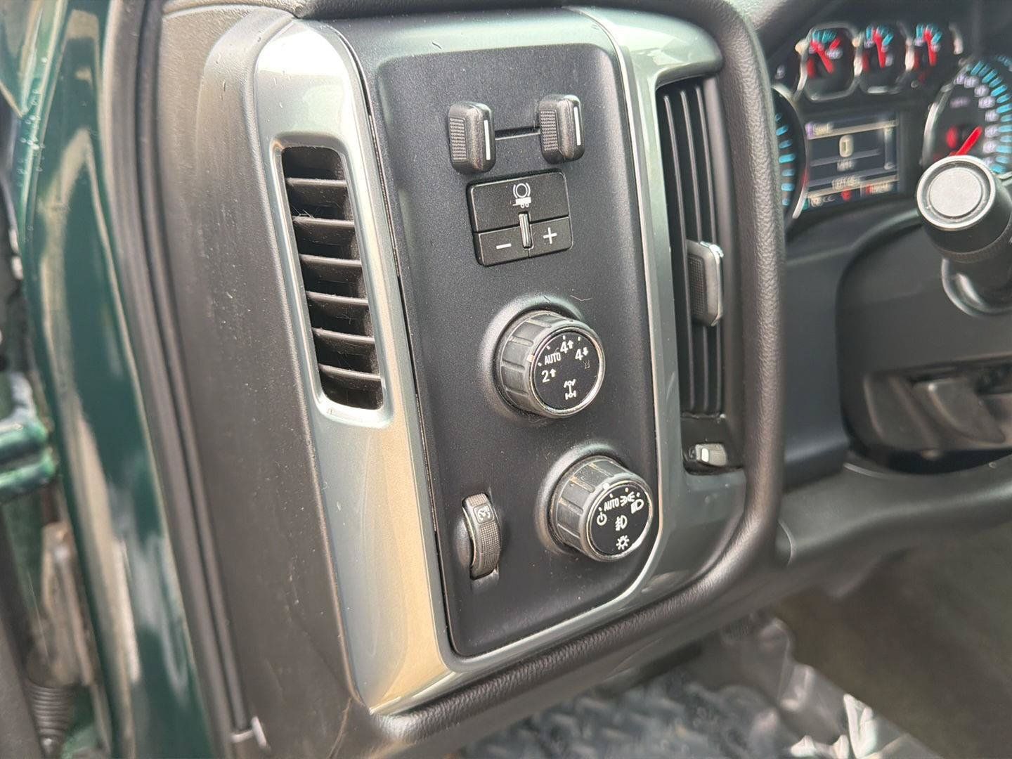 Used 2015 Chevrolet Silverado 1500 LT w/ All Star Edition AWD/4WD image 26