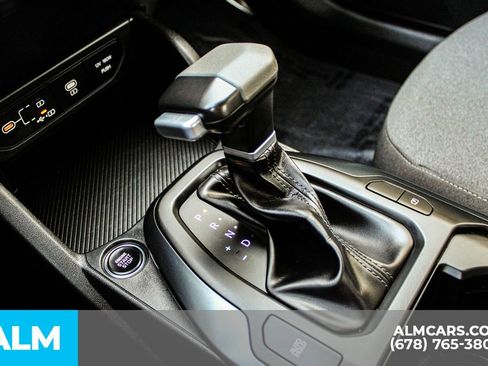 Used 2025 Kia K4 LXS image 35