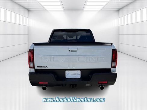 New 2026 Honda Ridgeline Black Edition image 3