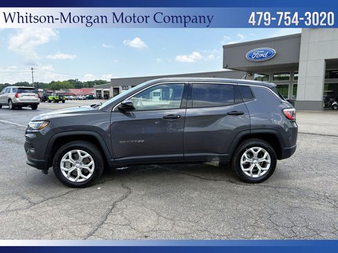 Used 2024 Jeep Compass Sport AWD/4WD image 9
