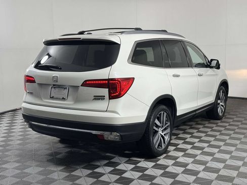 Used 2017 Honda Pilot Touring image 10