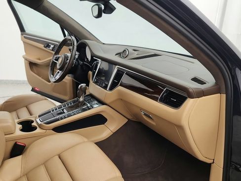 Used 2017 Porsche Macan Turbo AWD/4WD image 21