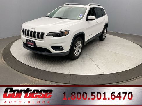 Used 2019 Jeep Cherokee Latitude Plus w/ Comfort/Convenience Group AWD/4WD image 1