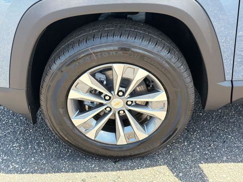 New 2026 Chevrolet Equinox LT w/ Convenience Package II FWD image 11