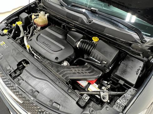 Used 2019 Chrysler Pacifica Touring-L FWD image 30