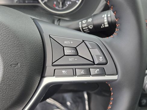 Used 2025 Nissan Sentra SR FWD image 17