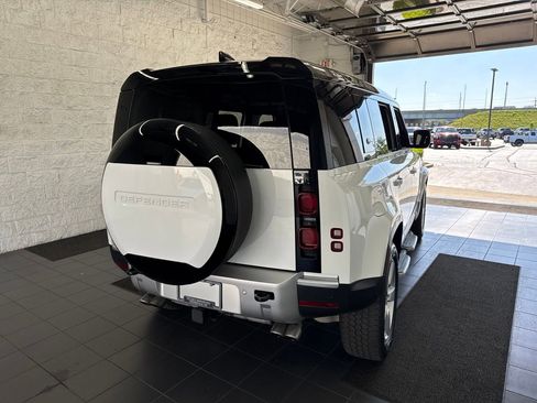 Used 2024 Land Rover Defender 110 SE AWD/4WD image 7