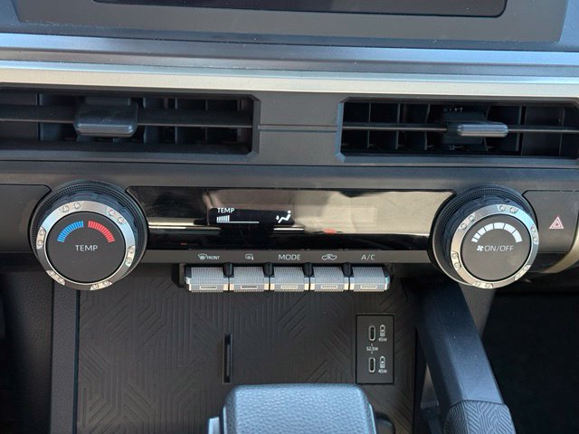 Used 2025 Toyota Tacoma SR5 AWD/4WD image 21