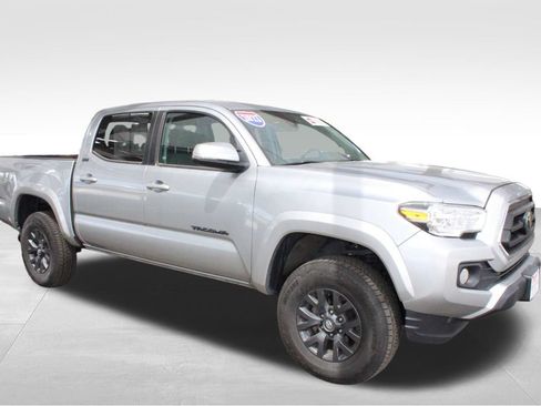 Certified 2023 Toyota Tacoma SR5 w/ Technology Package AWD/4WD image 19