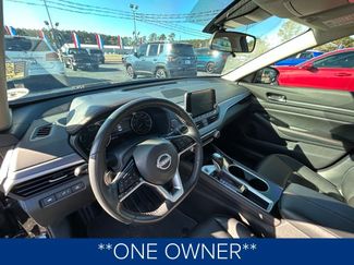 Used 2025 Nissan Altima 2.5 SR video 2