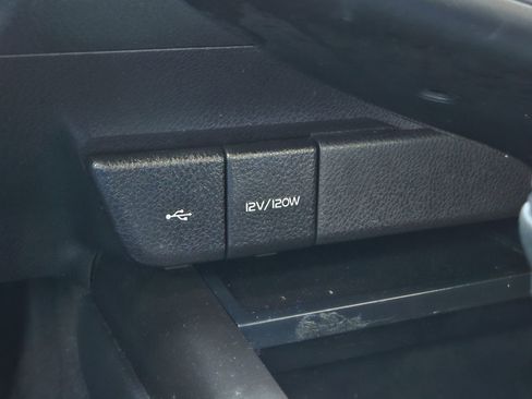 Used 2023 Toyota Camry SE image 21