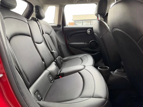 Used 2017 MINI Cooper 4-Door Hardtop image 14