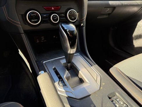 Used 2022 Subaru Crosstrek 2.0i Premium w/ Moonroof Package image 12