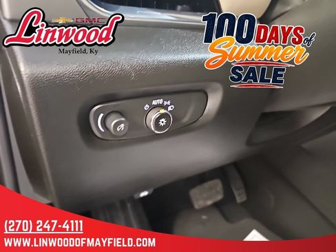 Used 2023 Chevrolet Traverse LS FWD image 16