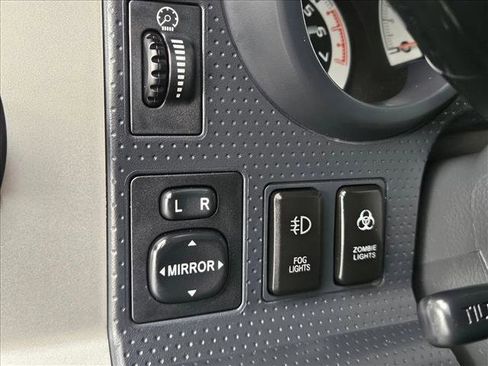 Used 2007 Toyota FJ Cruiser 4WD image 29