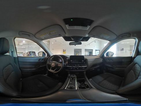 Used 2025 Nissan Pathfinder SV AWD/4WD image 44