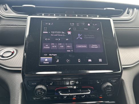 New 2025 Jeep Grand Cherokee Altitude image 27