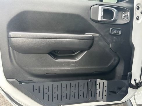 Used 2023 Jeep Wrangler Unlimited image 18