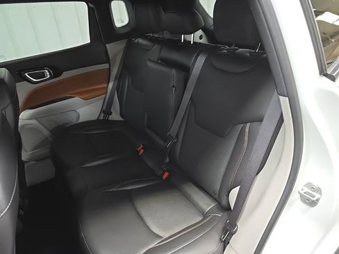 Used 2023 Jeep Compass Limited image 31