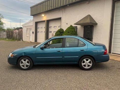 Used 2004 Nissan Sentra S w/ Sunroof Pkg FWD image 3