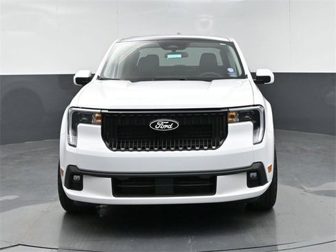 Used 2025 Ford Maverick Lobo image 3