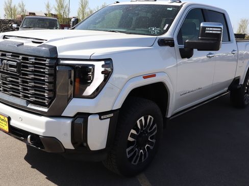 Certified 2024 GMC Sierra 3500 Denali Ultimate AWD/4WD image 3