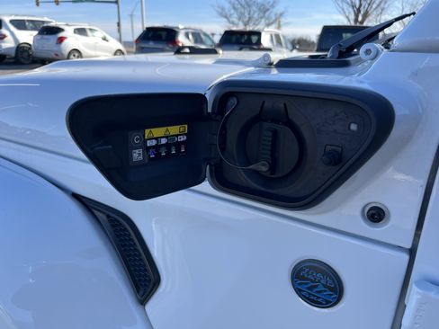 Used 2024 Jeep Wrangler Sport S w/ Convenience Group AWD/4WD image 12