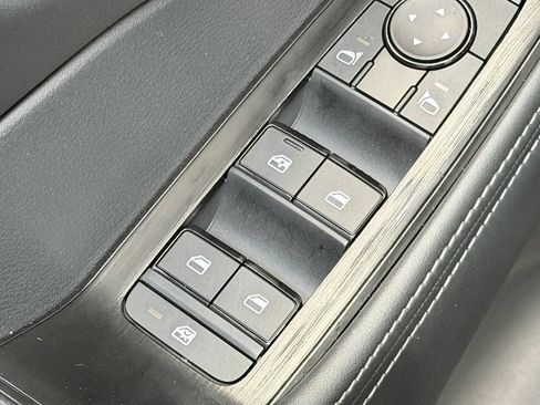 Used 2026 Nissan Rogue SV w/ SV Premium Package AWD/4WD image 12
