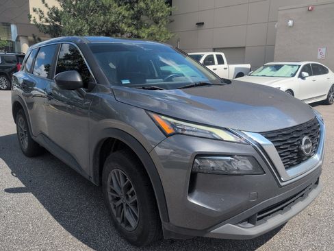 Used 2023 Nissan Rogue S FWD image 3