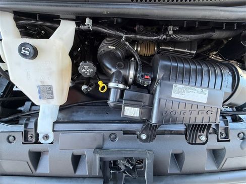 Used 2019 Chevrolet Express 3500 LS image 9