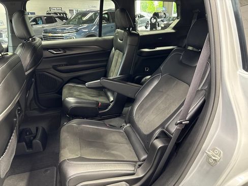 Used 2023 Jeep Grand Cherokee L Laredo AWD/4WD image 40