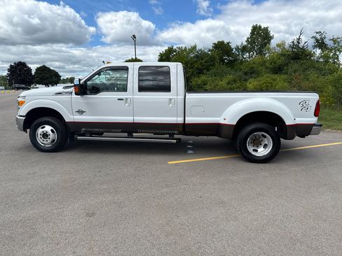 Used 2016 Ford F350 Lariat w/ Chrome Package image 8