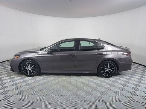 Used 2021 Toyota Camry SE FWD image 8