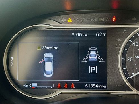 Used 2023 Nissan Versa SV w/ Trunk Package image 12