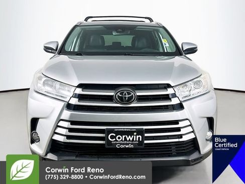 Used 2018 Toyota Highlander XLE AWD/4WD image 2