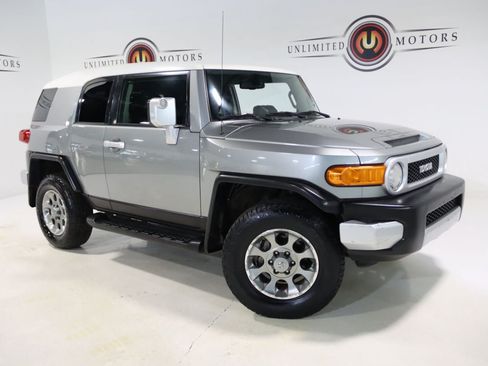 Used 2012 Toyota FJ Cruiser 4WD w/ Upgrade Pkg image 7