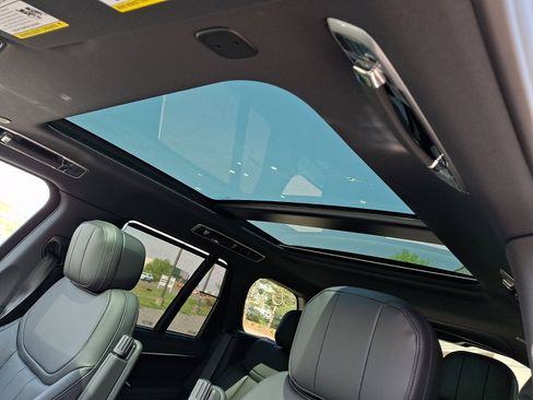 New 2026 Land Rover Range Rover SE AWD/4WD image 12