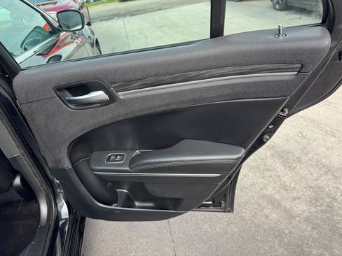 Used 2017 Chrysler 300 Limited RWD image 16