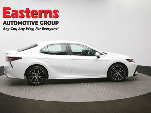 Used 2024 Toyota Camry SE image 43