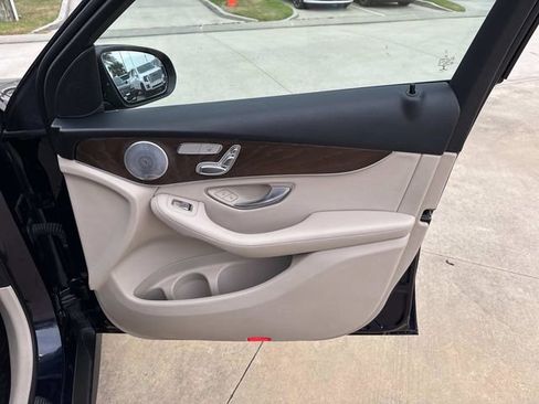 Used 2021 Mercedes-Benz GLC 300 GLC 300 image 14