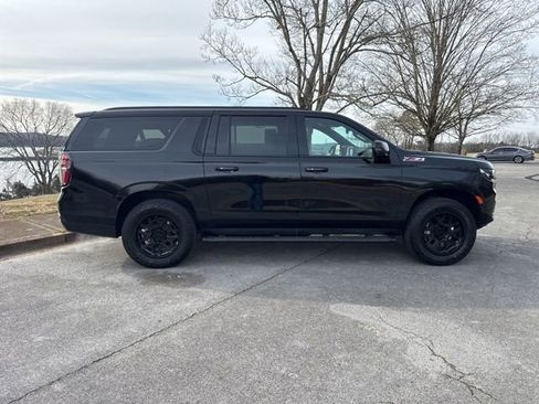 Used 2023 Chevrolet Suburban Z71 w/ Z71 Off-Road Package image 9