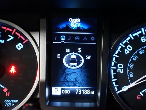 Certified 2023 Toyota Tacoma SR5 AWD/4WD image 17