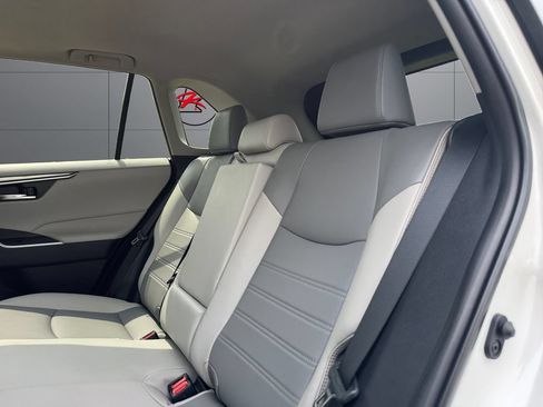 Used 2022 Toyota RAV4 XLE Premium AWD/4WD image 18