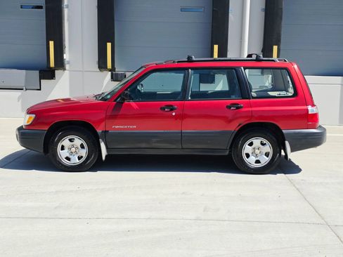 Used 2002 Subaru Forester L AWD/4WD image 2